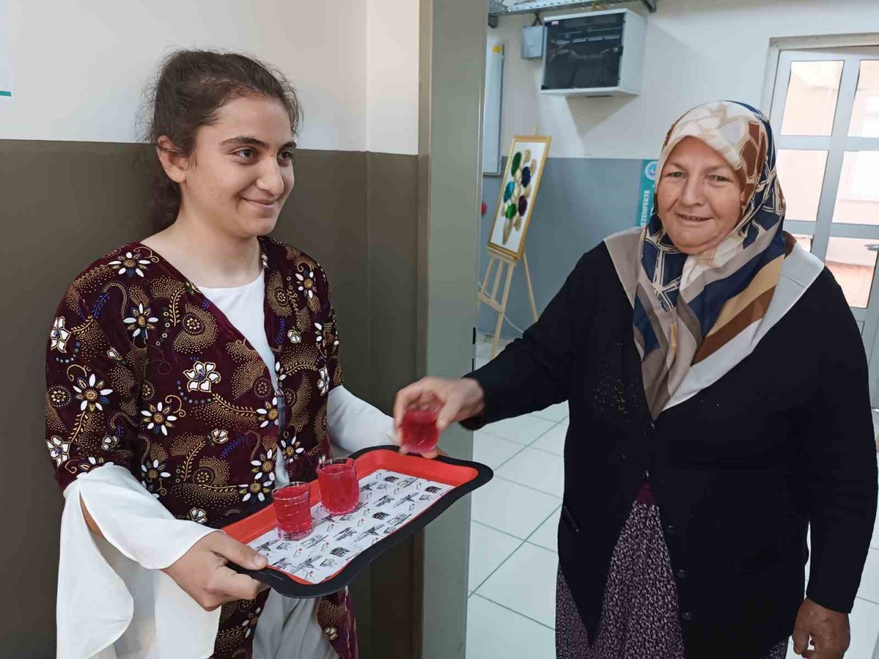 Seyitgazi Halk Eğitim Merkezinin yılsonu sergisi açıldı