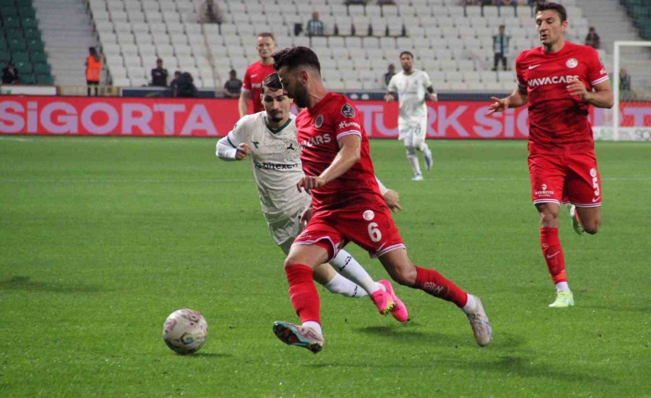 Spor Toto Süper Lig: Giresunspor: 2 - FTA Antalyaspor: 0 (Maç sonucu)
