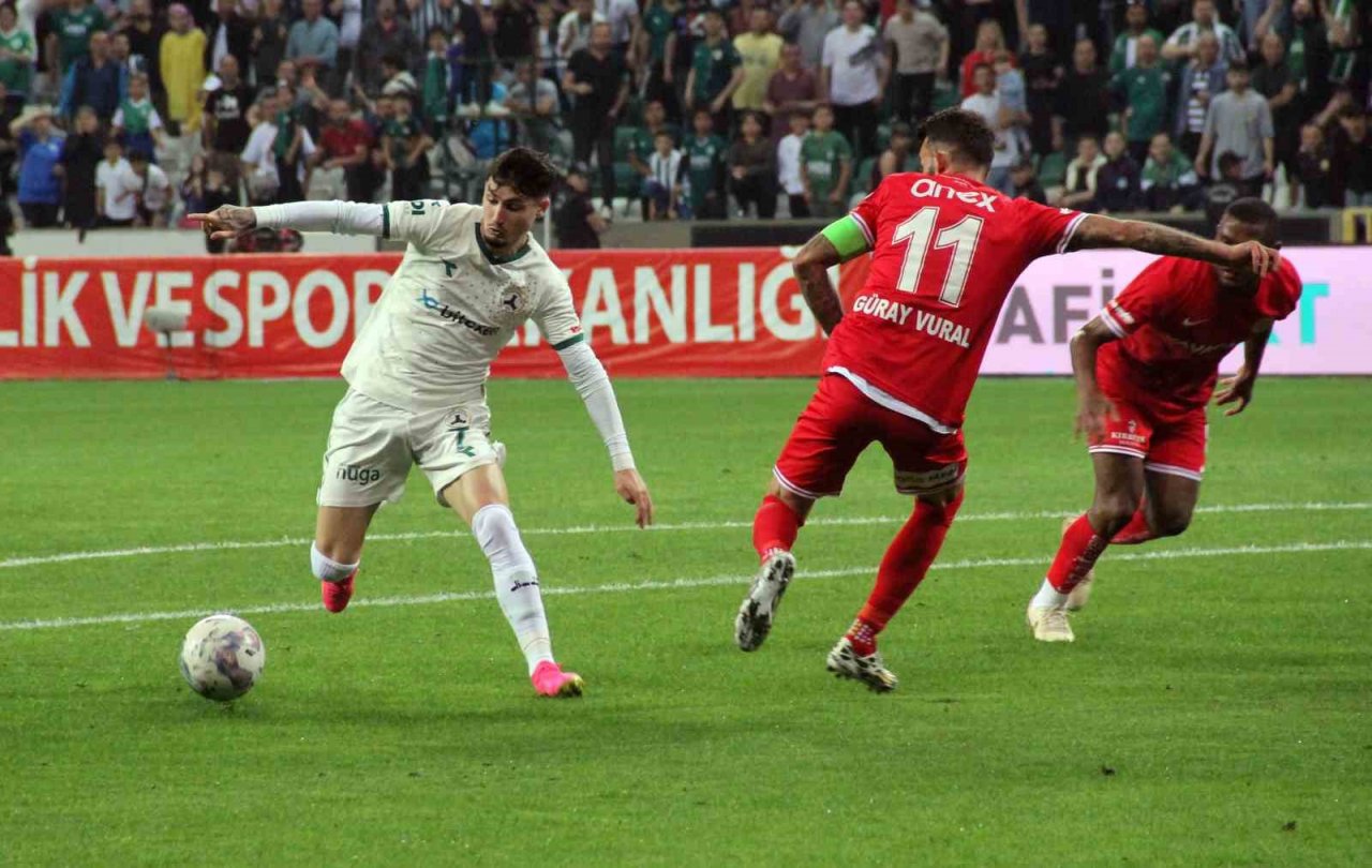 Spor Toto Süper Lig: Giresunspor: 2 - FTA Antalyaspor: 0 (Maç sonucu)