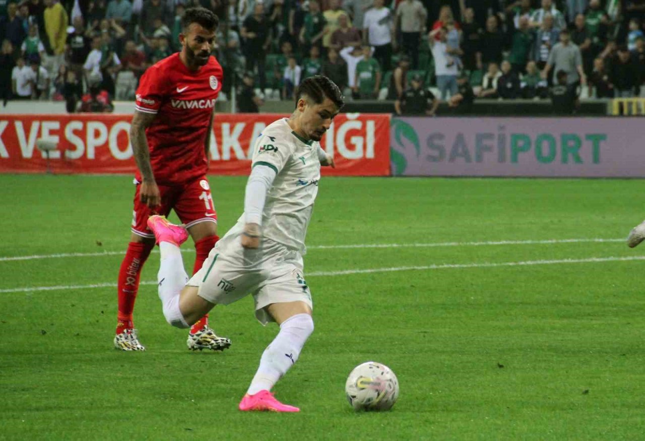 Spor Toto Süper Lig: Giresunspor: 2 - FTA Antalyaspor: 0 (Maç sonucu)