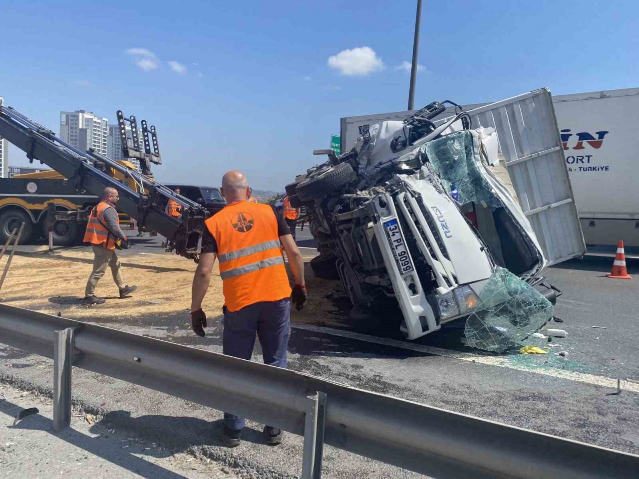 TEM’de trafiği kilitleyen kaza: 1 yaralı