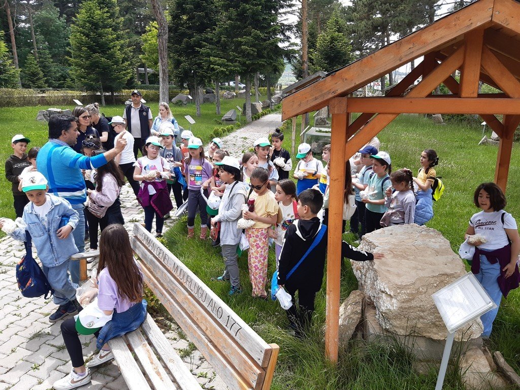 Öğrencilerden orman fidanlığına ziyaret