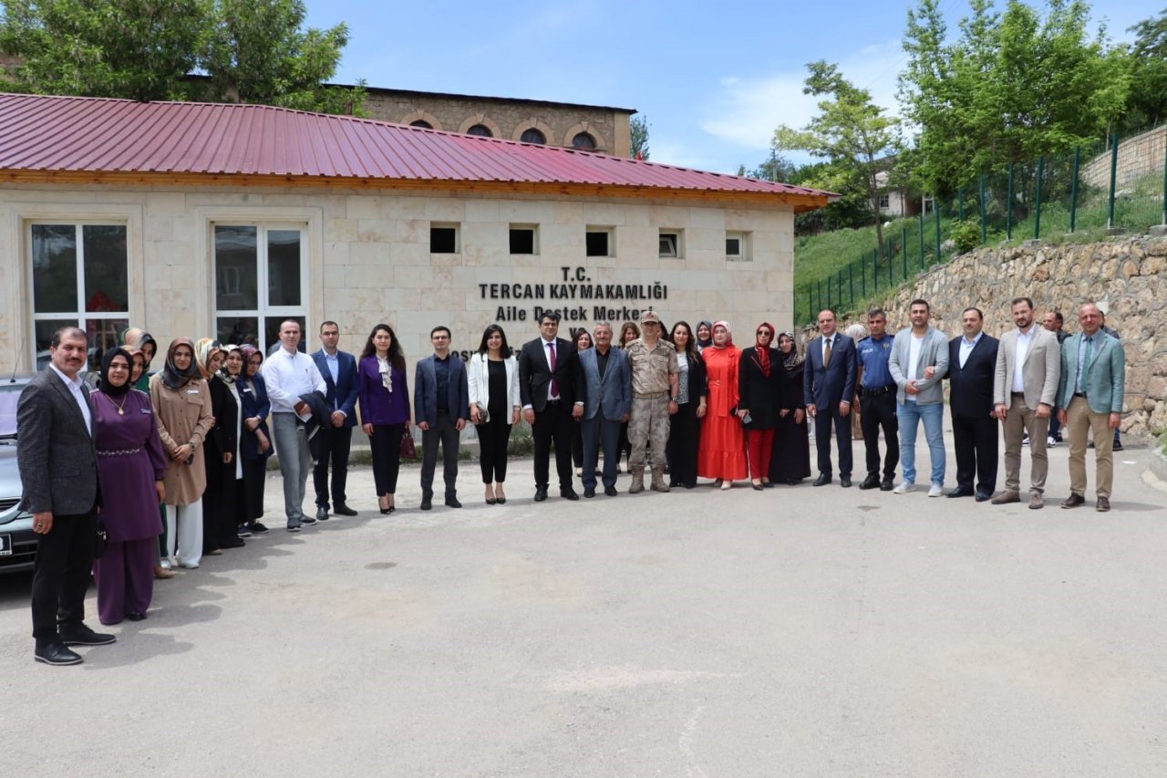 Tercan’da hayat boyu öğrenme sergisi açıldı