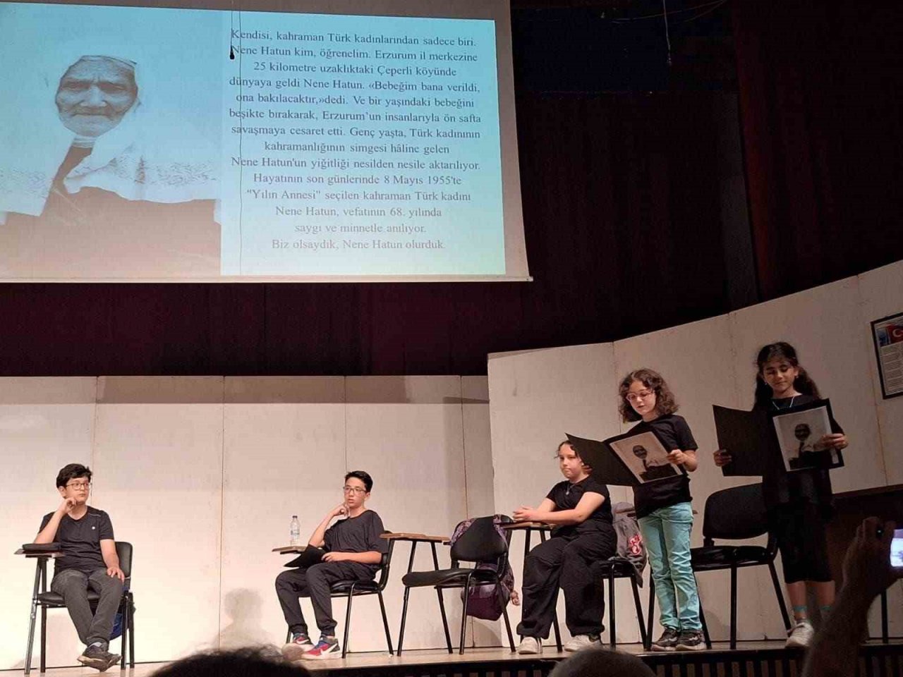 Türk büyükleri İngilizce olarak tanıtıldı