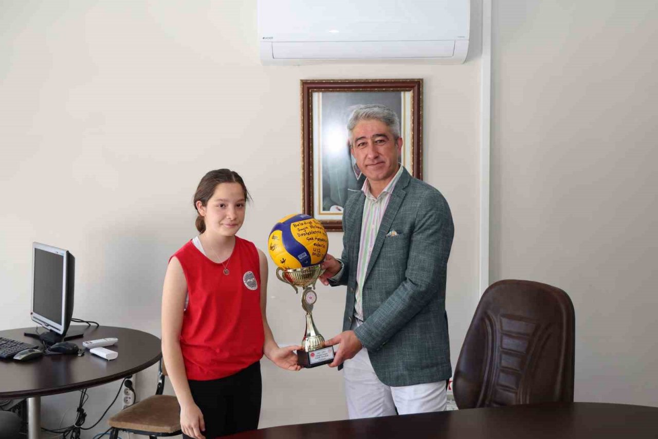 Marmaris Belediye Başkanı Oktay, başarılı sporcuları ağırladı