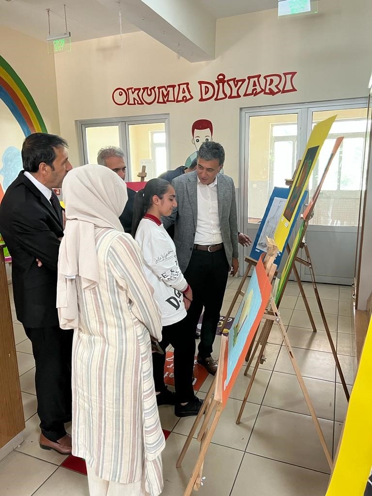 Bingöl’de öğrencilerden yıl sonu sergisi