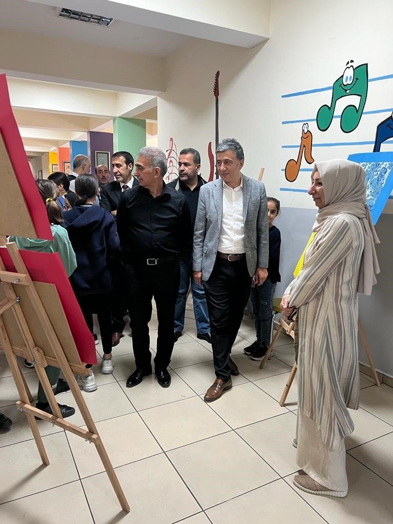 Bingöl’de öğrencilerden yıl sonu sergisi