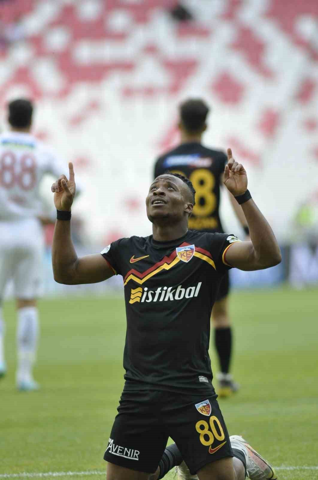 Anthony Uzodimma ilk golünü kaydetti