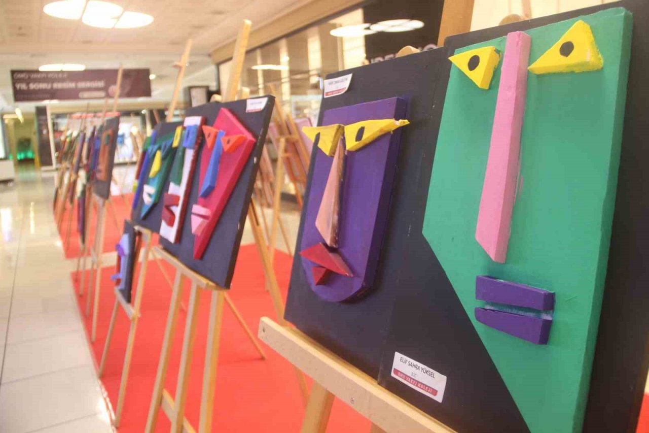 Öğrencilerden atık sergisi