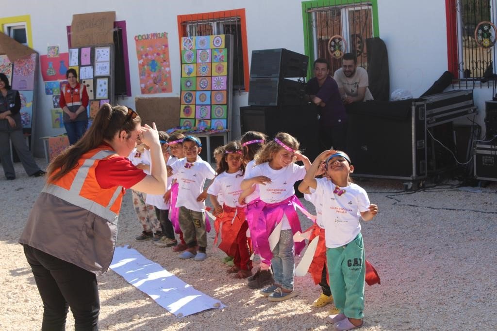 Çadırkentte çocuk işçiliğinin önlenmesi amacıyla Sosyal Destek Merkezi açıldı