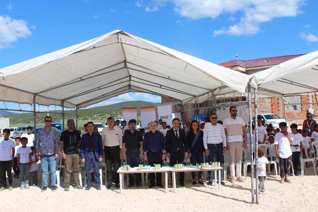 Çadırkentte çocuk işçiliğinin önlenmesi amacıyla Sosyal Destek Merkezi açıldı