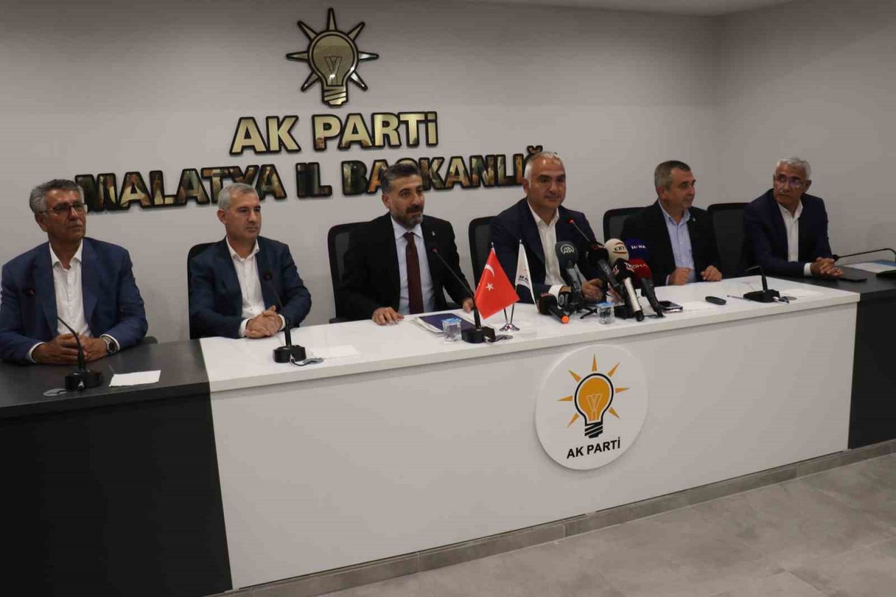 Bakan Ersoy: "Depremin izlerini tamamen sileceğiz"