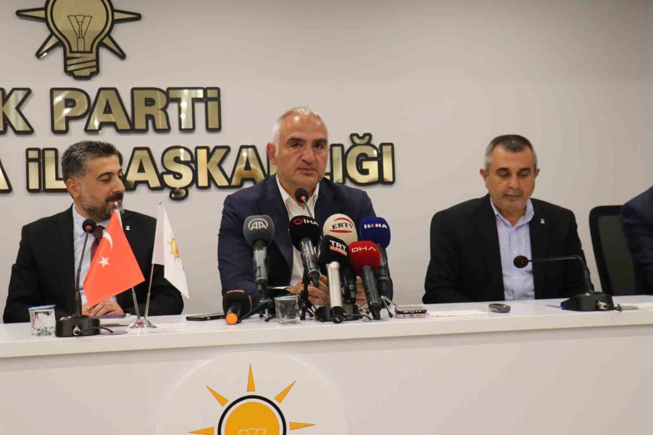 Bakan Ersoy: "Depremin izlerini tamamen sileceğiz"