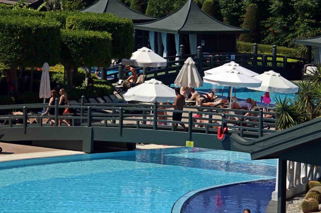 9 günlük bayram tatili turizm sektörünün yüzünü güldürdü