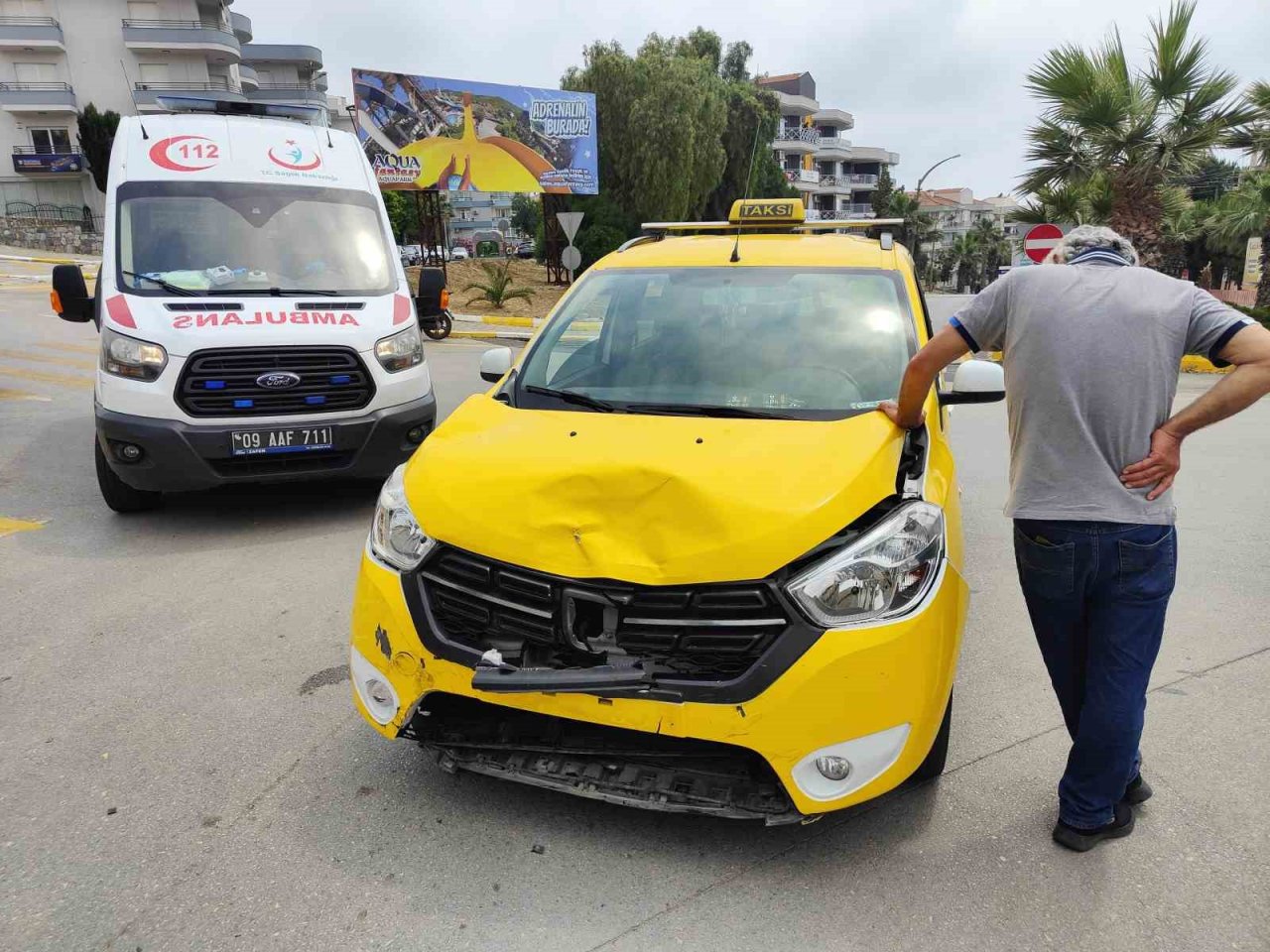Kuşadası’nda trafik kazası: 2 yaralı