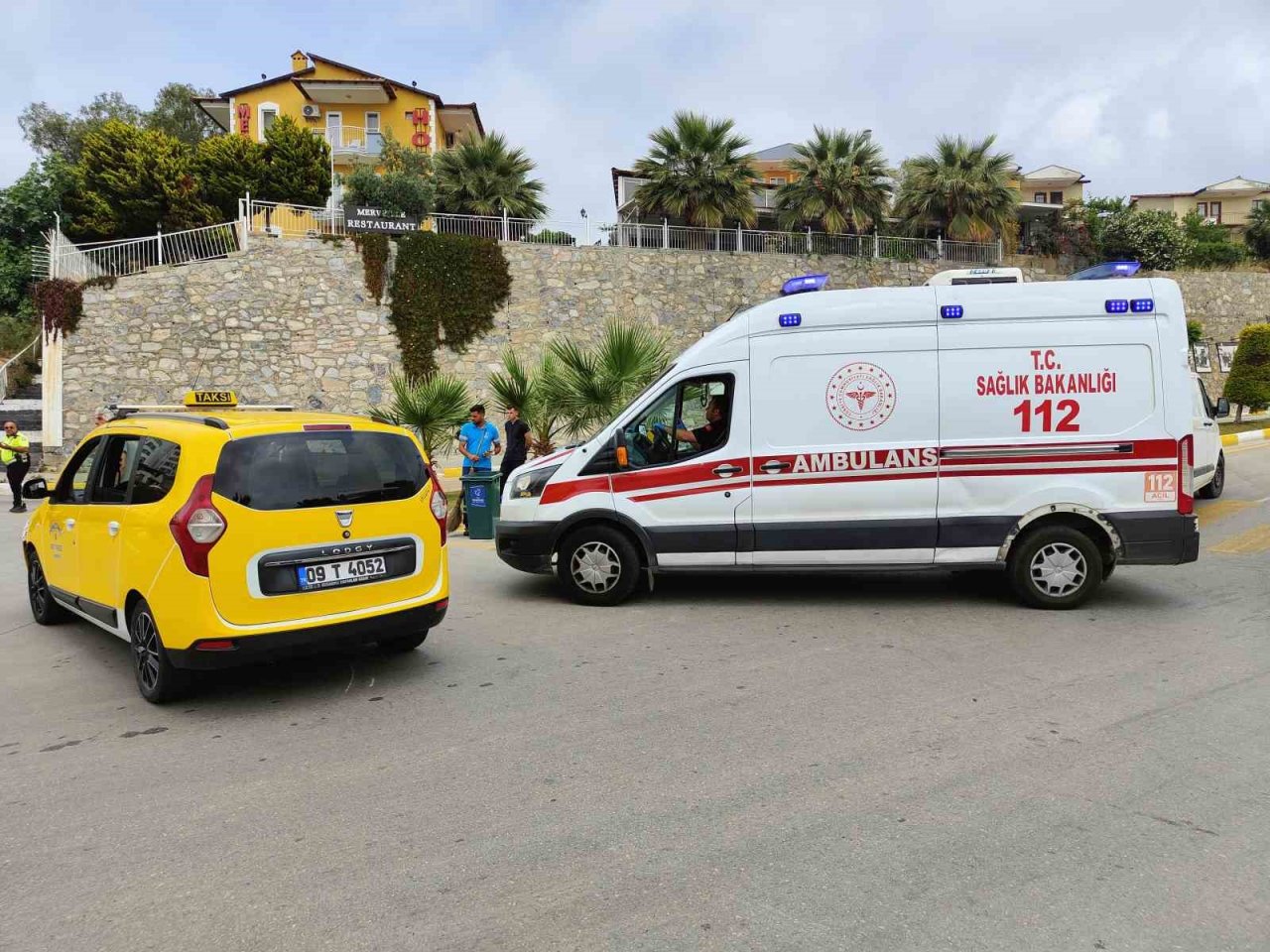 Kuşadası’nda trafik kazası: 2 yaralı