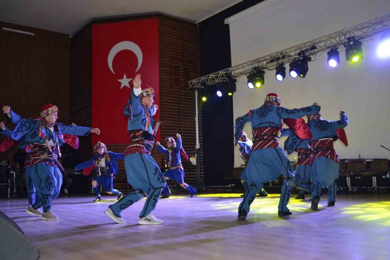 Edremit’te Halk Eğitimi Merkezinden öğrenme şenliği