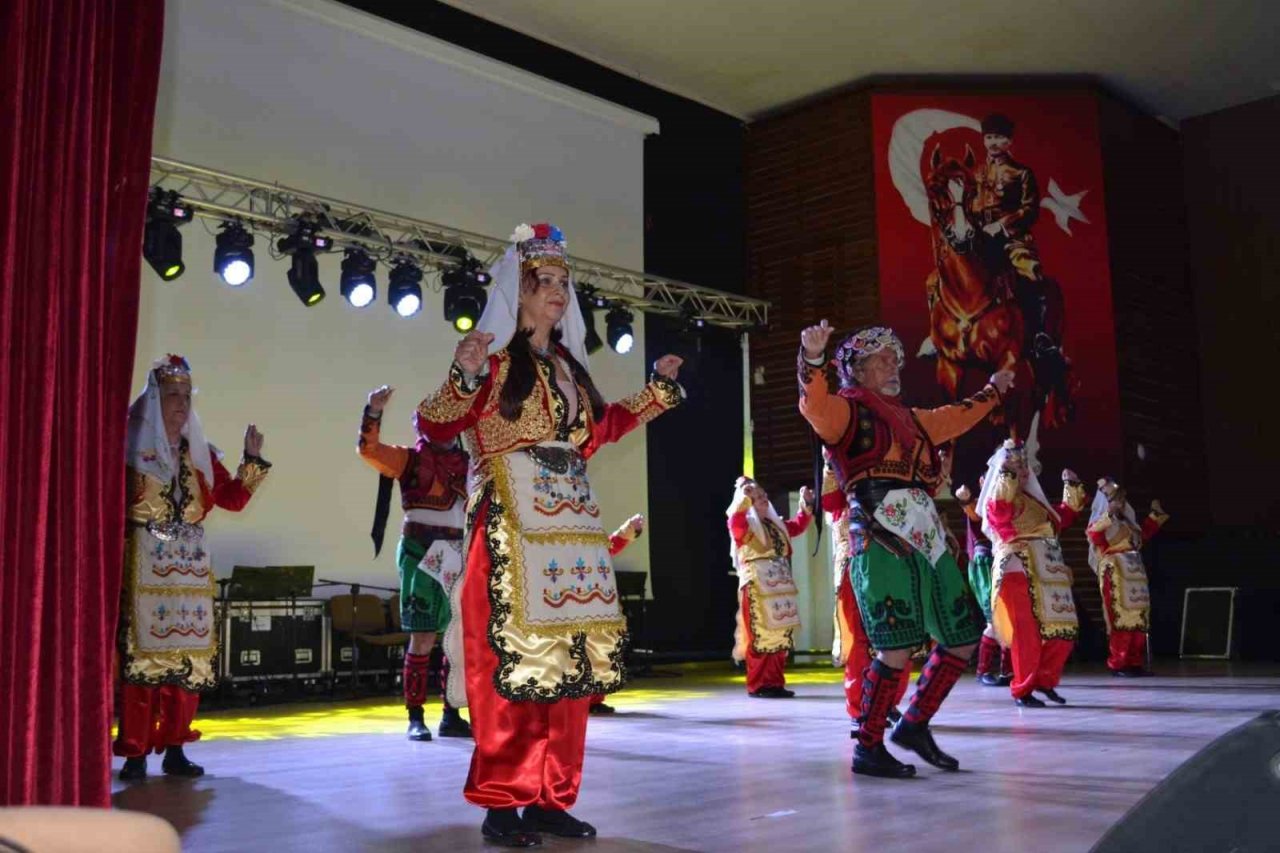 Edremit’te Halk Eğitimi Merkezinden öğrenme şenliği