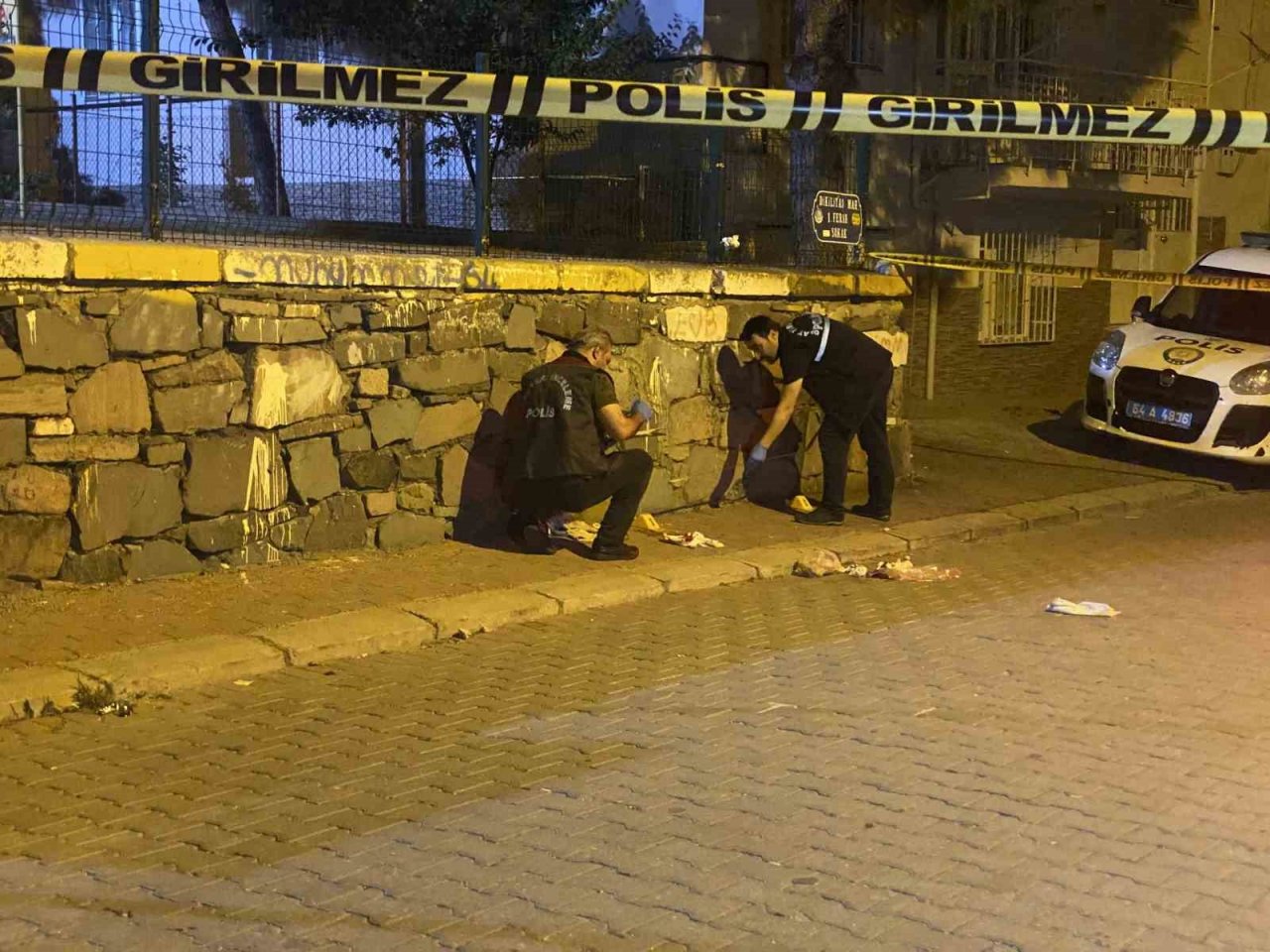 Bıçaklı kavgada 1’i ağır 4 kişi yaralandı