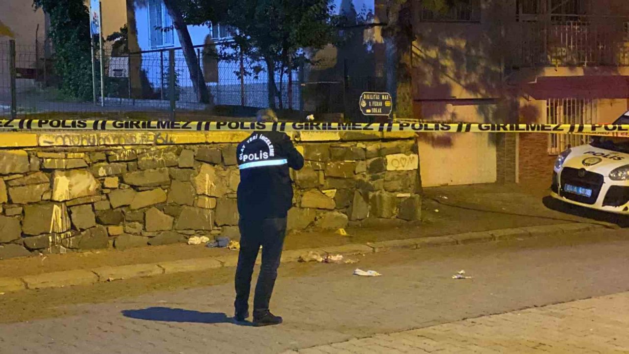 Bıçaklı kavgada 1’i ağır 4 kişi yaralandı