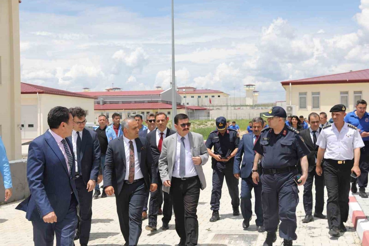 Burdur’da yeni cezaevi kampüsünde fidan dikim etkinliği düzenlendi