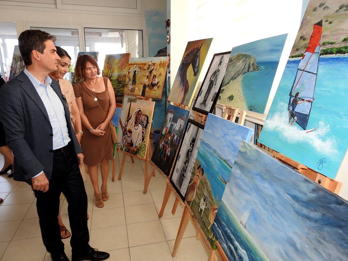 Çeşme Halk Eğitim Müdürlüğü yıl sonu sergisi açıldı