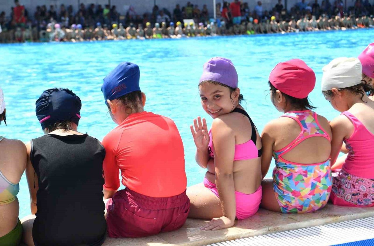 Çukurova’da yüzme kurslarına rekor başvuru