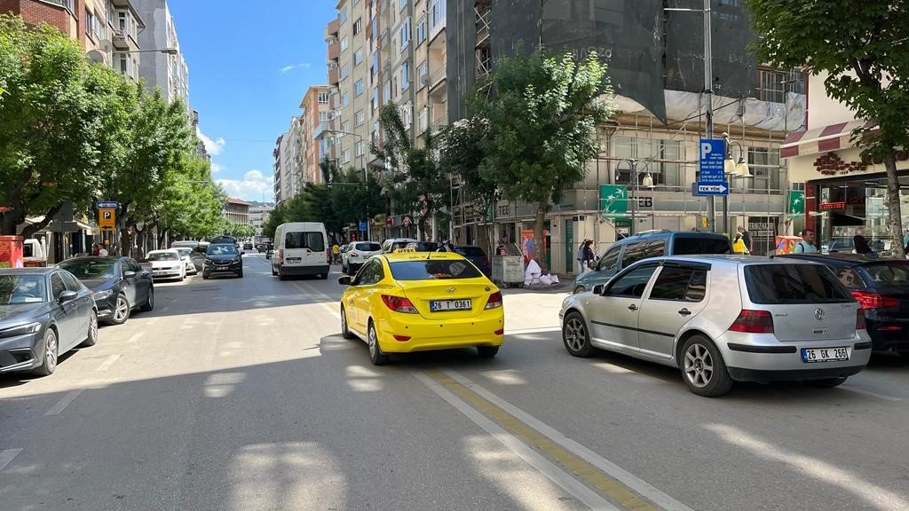 Her 3 kişiden 1’ine araç düşen Eskişehir’de trafik problemleri her geçen gün artıyor