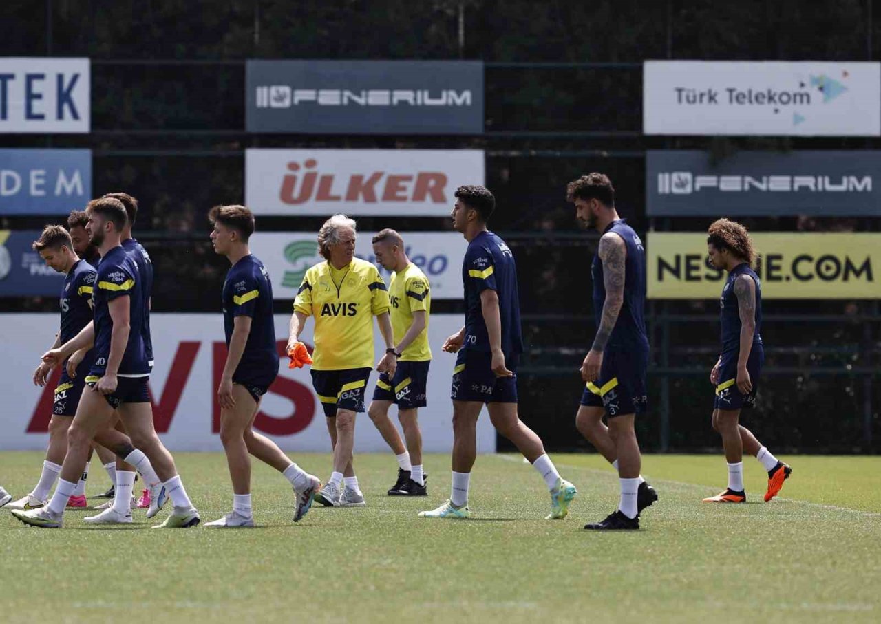 Fenerbahçe, Başakşehir maçı hazırlıklarını sürdürdü