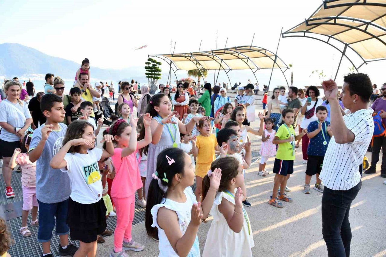 Fethiye Uçurtma Şenliği’nde gönüllerince eğlendiler