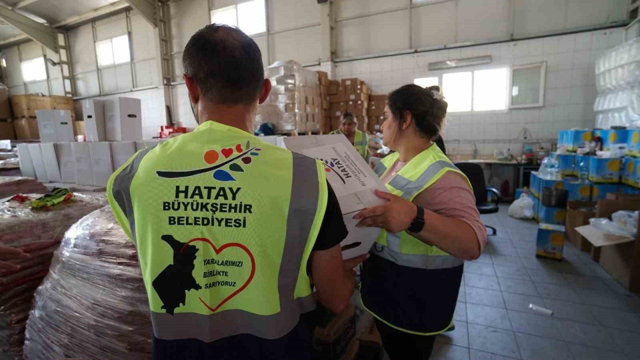 Hatay’ın 15 ilçesine gıda ve hijyen kolisi