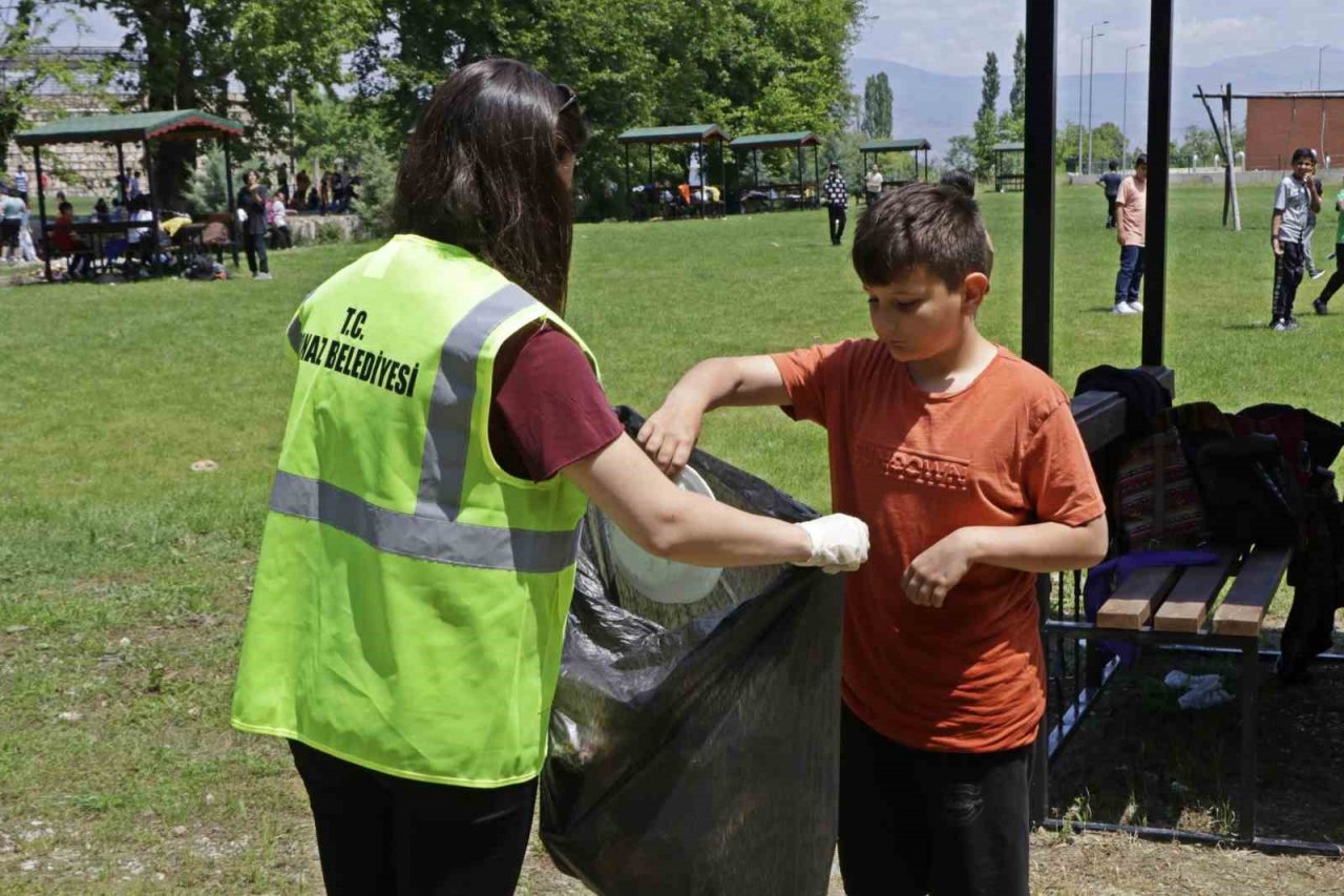 Başkan Kepenek, Çevre Haftası’nda çocuklarla vakit geçirdi