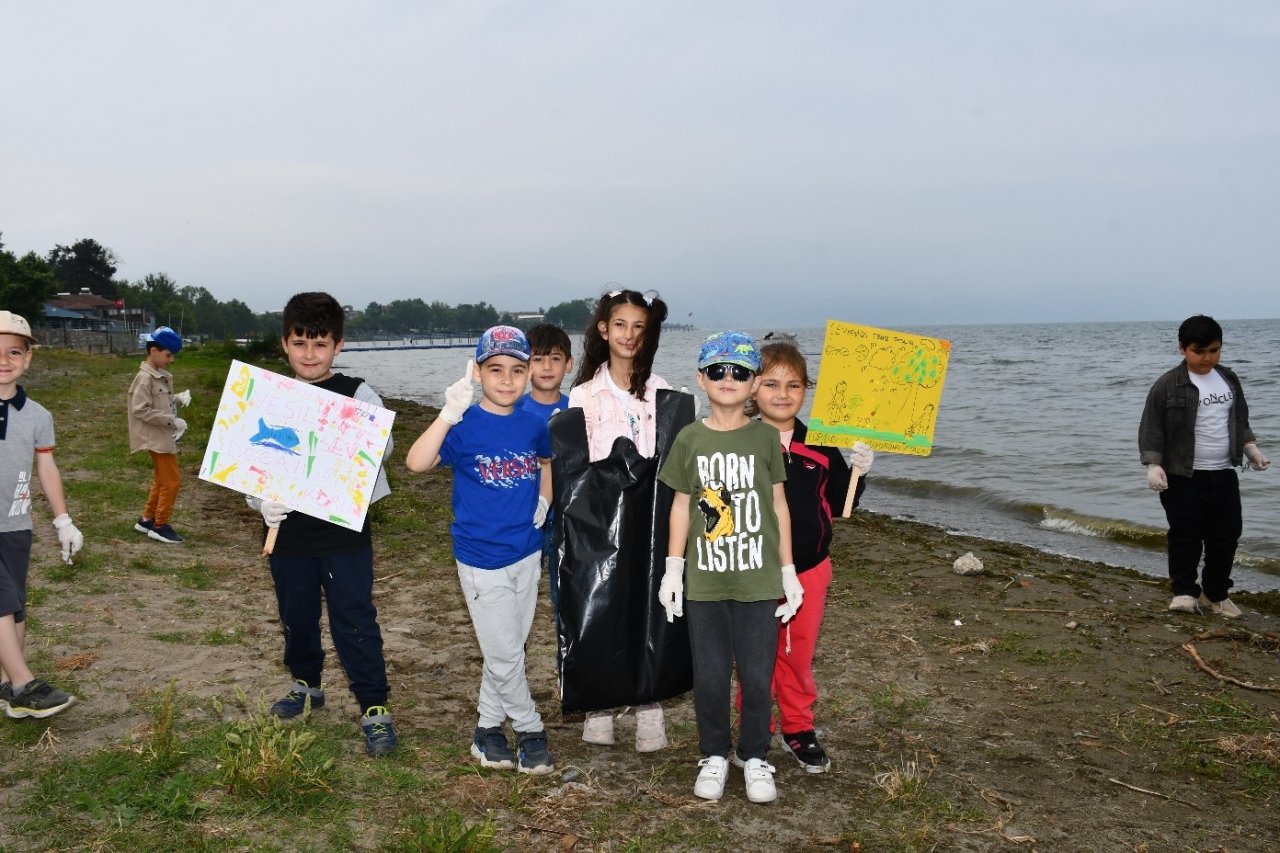 İznik’te miniklerden çevre farkındalığı