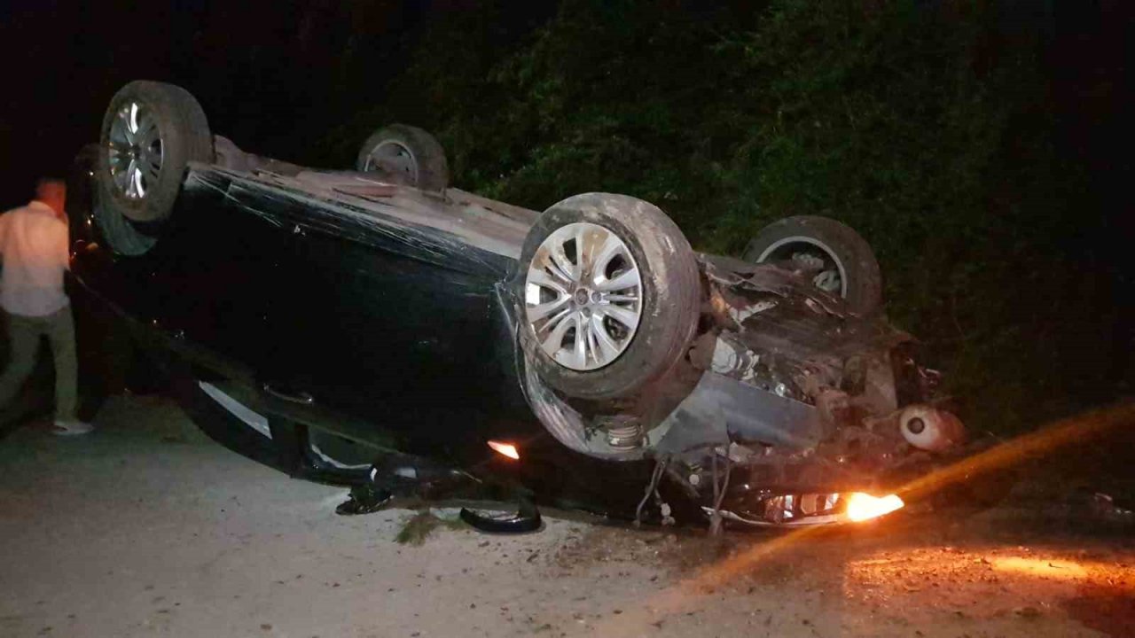 Ters dönen otomobilin sürücüsü yaralandı