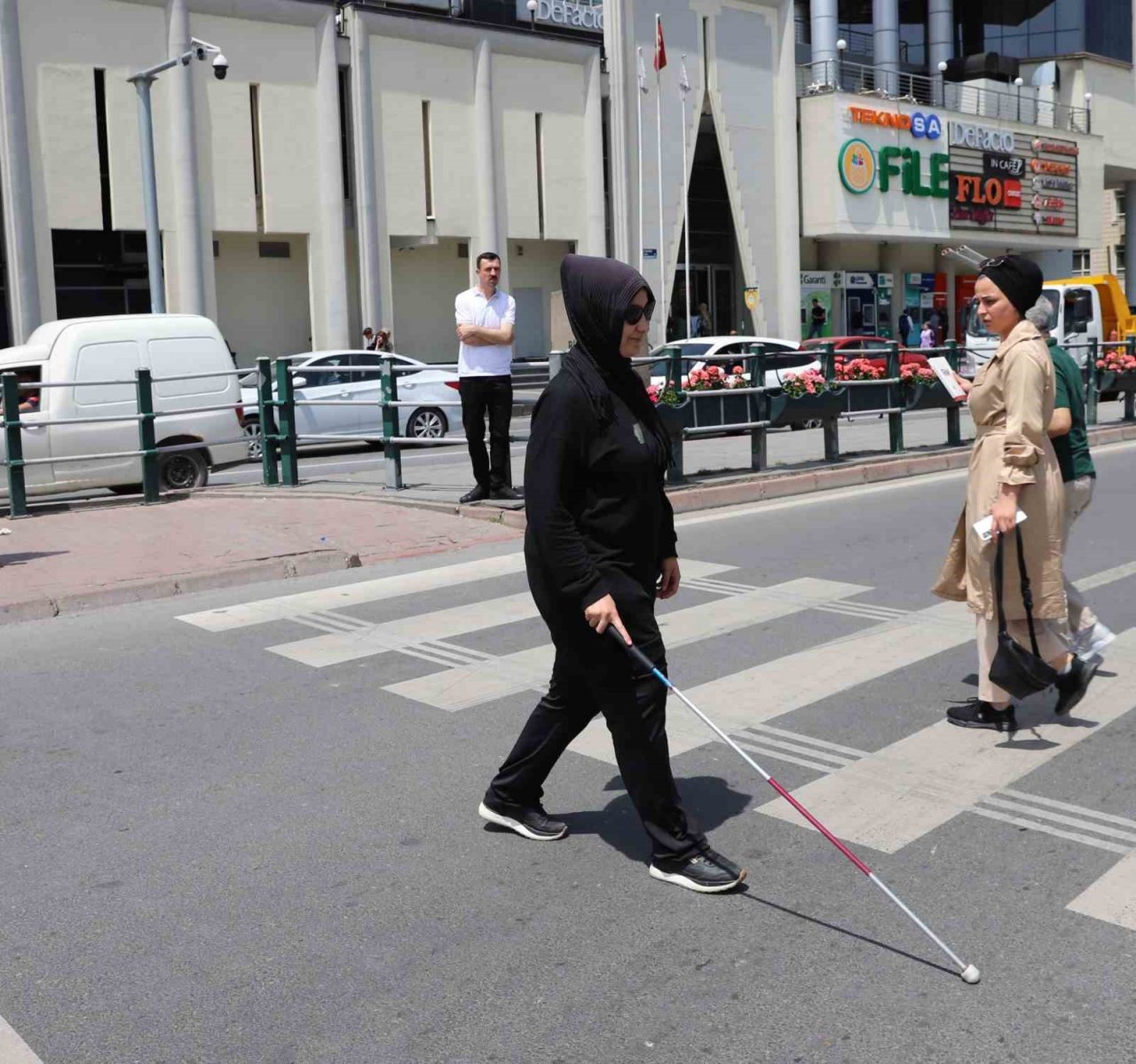 Görme engellilerin hayatını kolaylaştıran uygulama: Erişilebilir Yaya Butonları