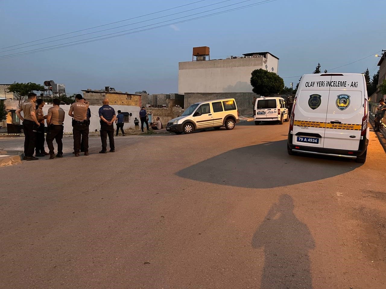 Kilis’te kardeşlerin silahlı kavgasında 2 kadın yaralandı