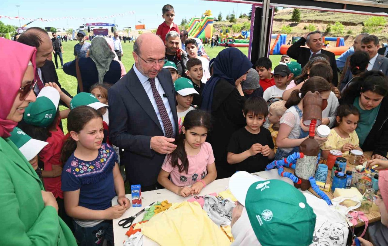 “Okullar Arası Sıfır Atık Yarışması”nın ödül töreni Sille Seyir Tepesi’nde gerçekleşti