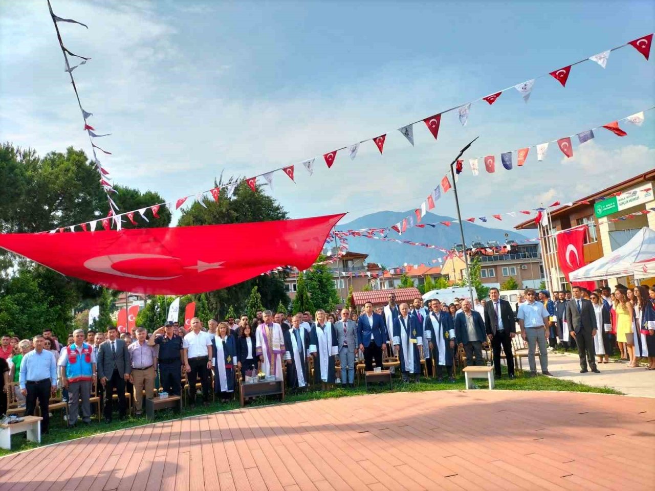 Köyceğiz Meslek Yüksekokulu’nun mezuniyet töreni yapıldı