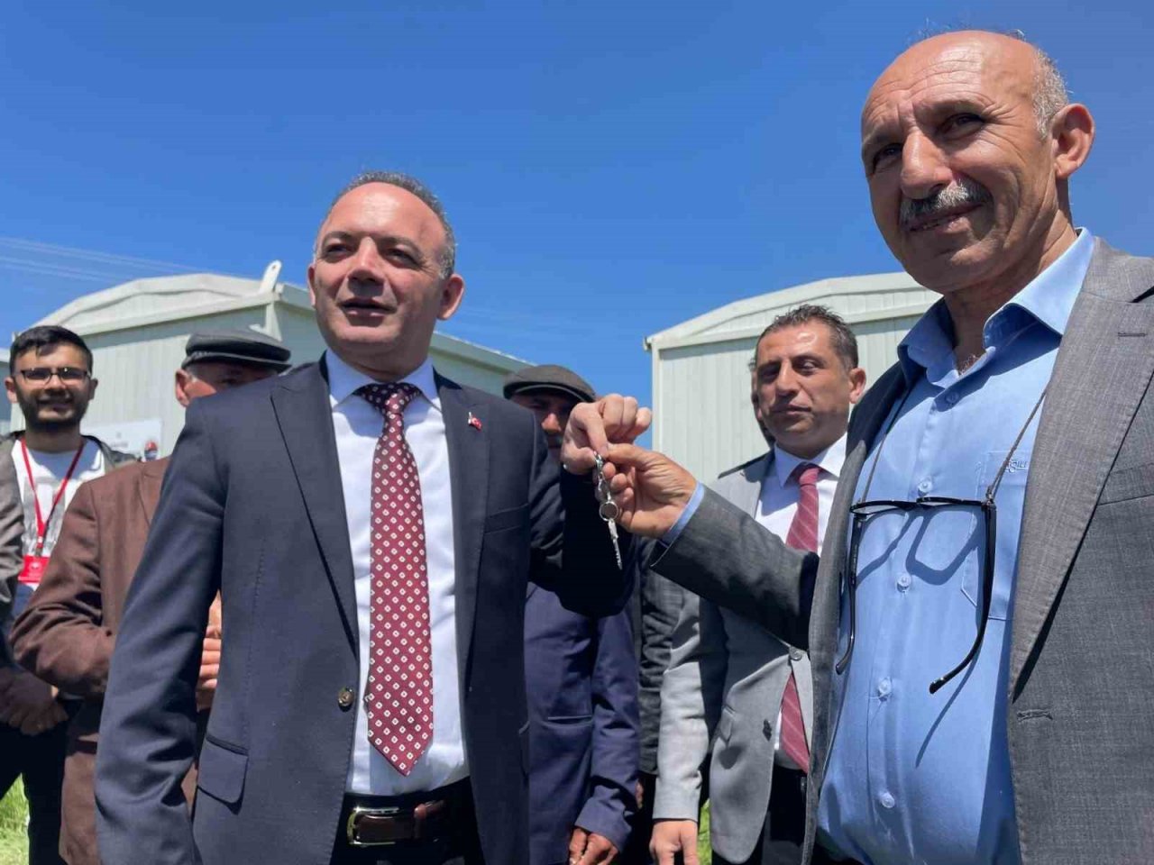 Köylere sıvat ve seyyar çoban evi verildi