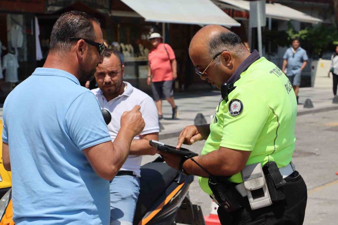 Kuşadası’nda kurallara uymayan motosiklet sürücülerine rekor ceza