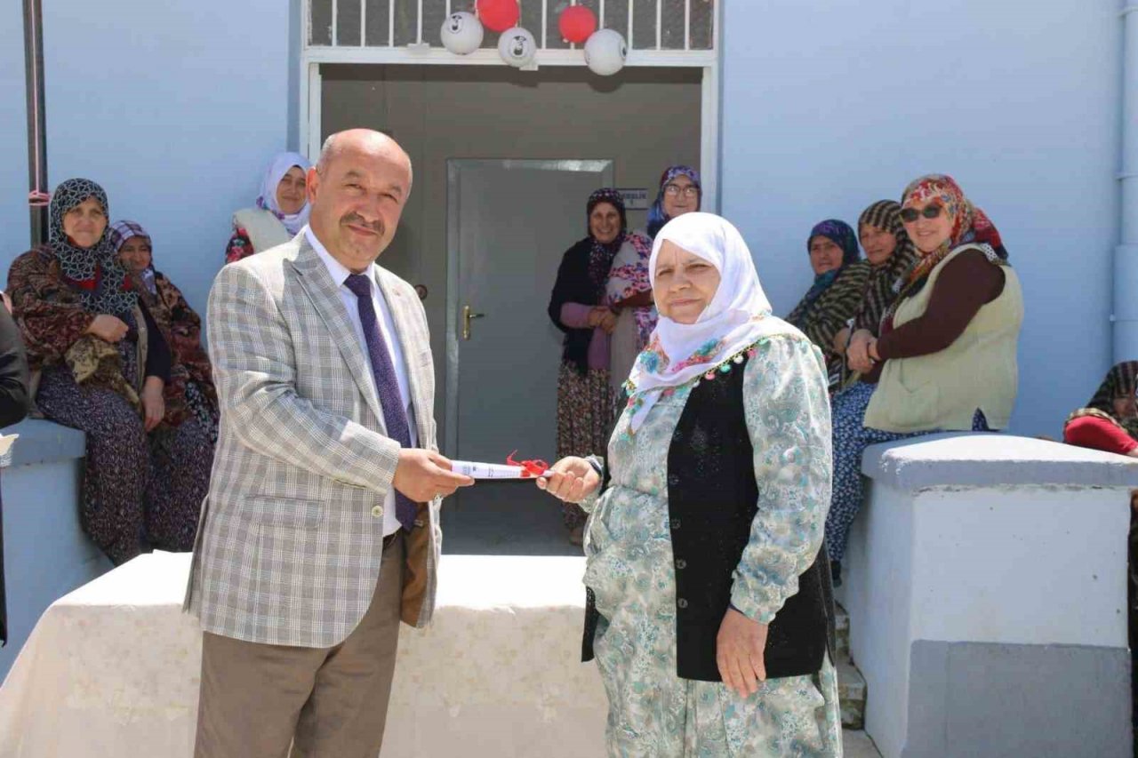 Kütahya Demirciören Köy Yaşam Merkezi’nde ilk ürünler sergilendi