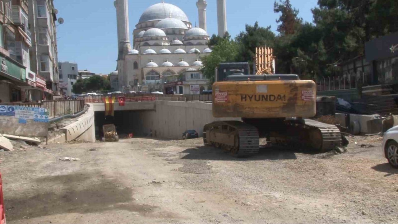 Maltepe’de tünel çalışmasında doğal gaz patlaması: Yol yayalara kapatıldı