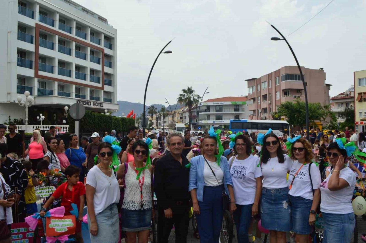 Marmarisli öğrenciler doğa için pedal çevirip dans etti