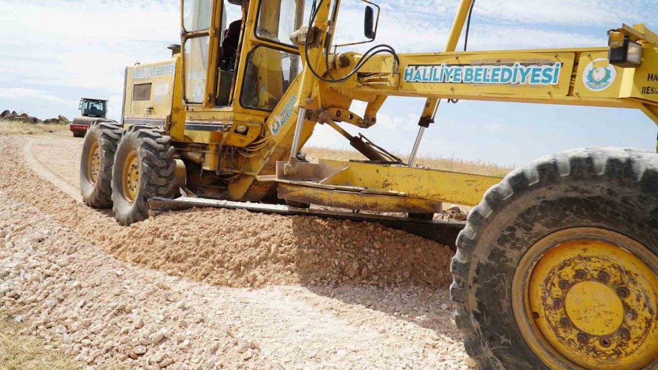 Merkez ve kırsalda yol çalışmaları devam ediyor