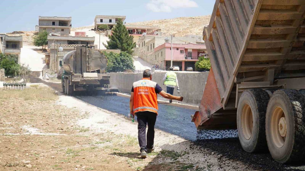 Merkez ve kırsalda yol çalışmaları devam ediyor