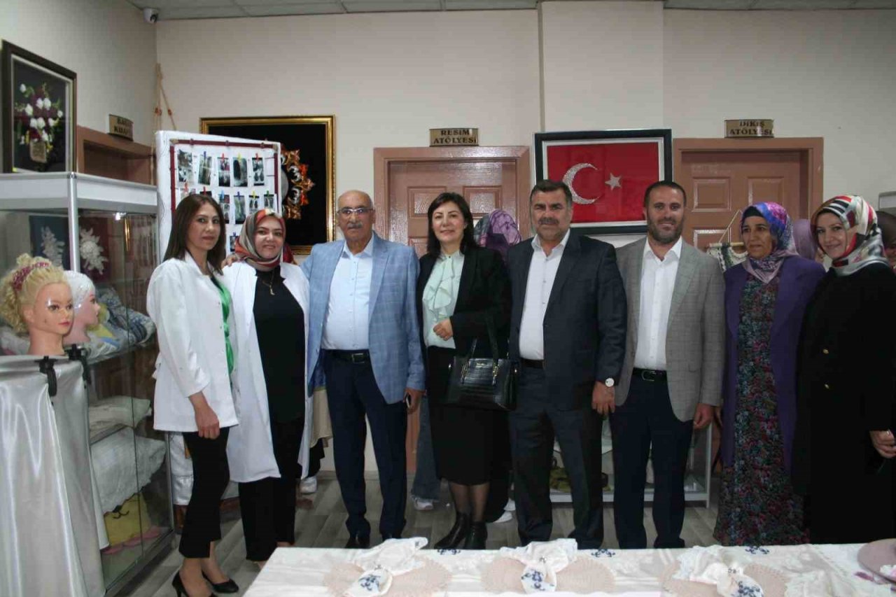 Bulanık’ta depremzedeler yararına yılsonu sergisi