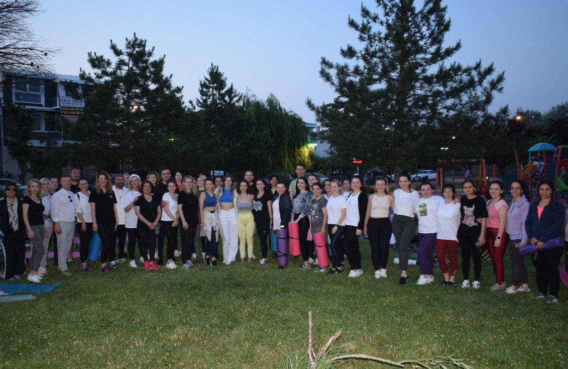 Nilüferliler yoga için buluşuyor