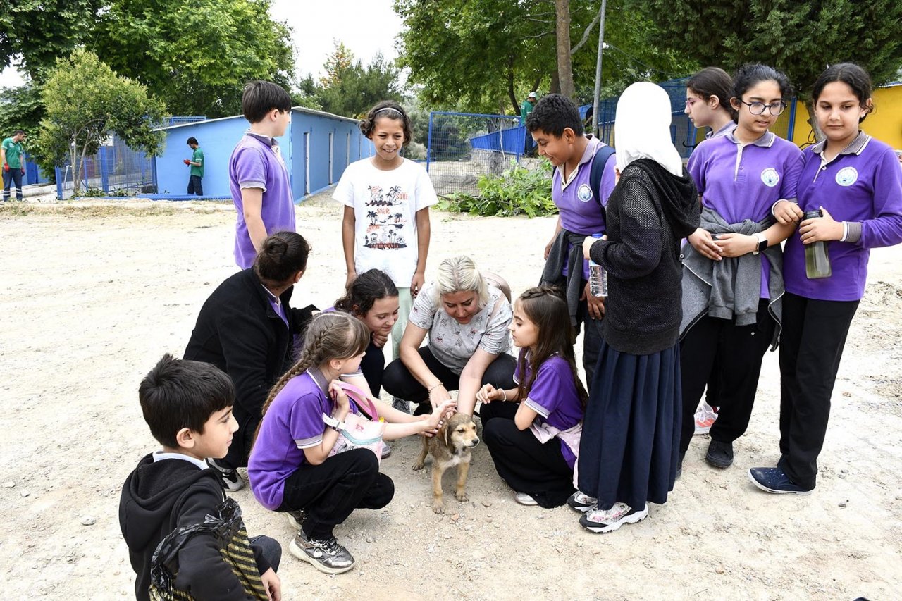 Öğrenciler, Evcil Hayvan Rehabilitasyon Merkezi’ni gezdi
