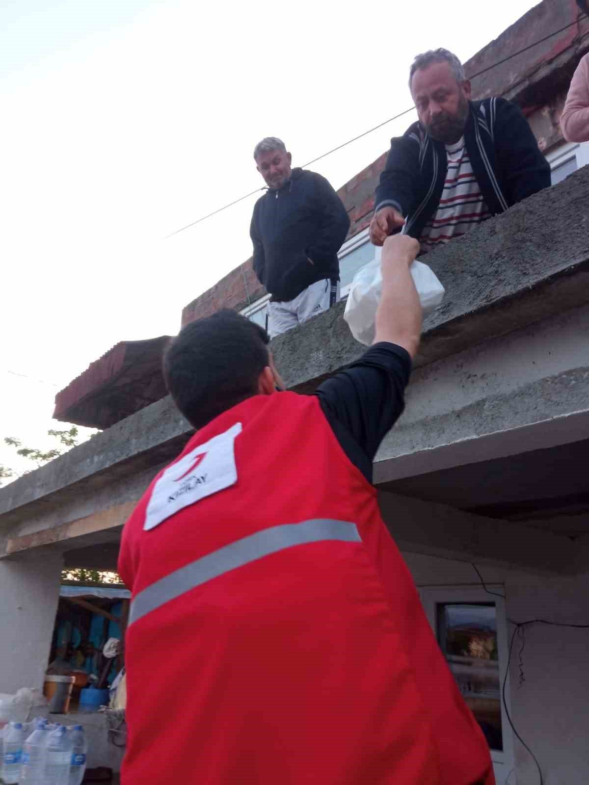Samsun’da AFAD ve Kızılay selzedelerin imdadına yetişti