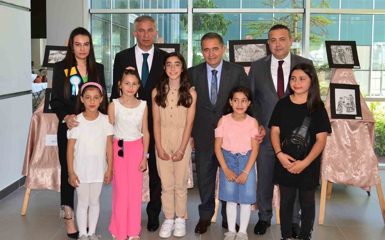 Kırşehir’de Halk Eğitim Merkezi kursiyerlerinin bir yıllık emeği sergilendi